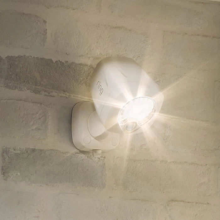 Ring Smart Lighting – Spotlight | Battery-Powered | Outdoor Motion-Sensor Security Light